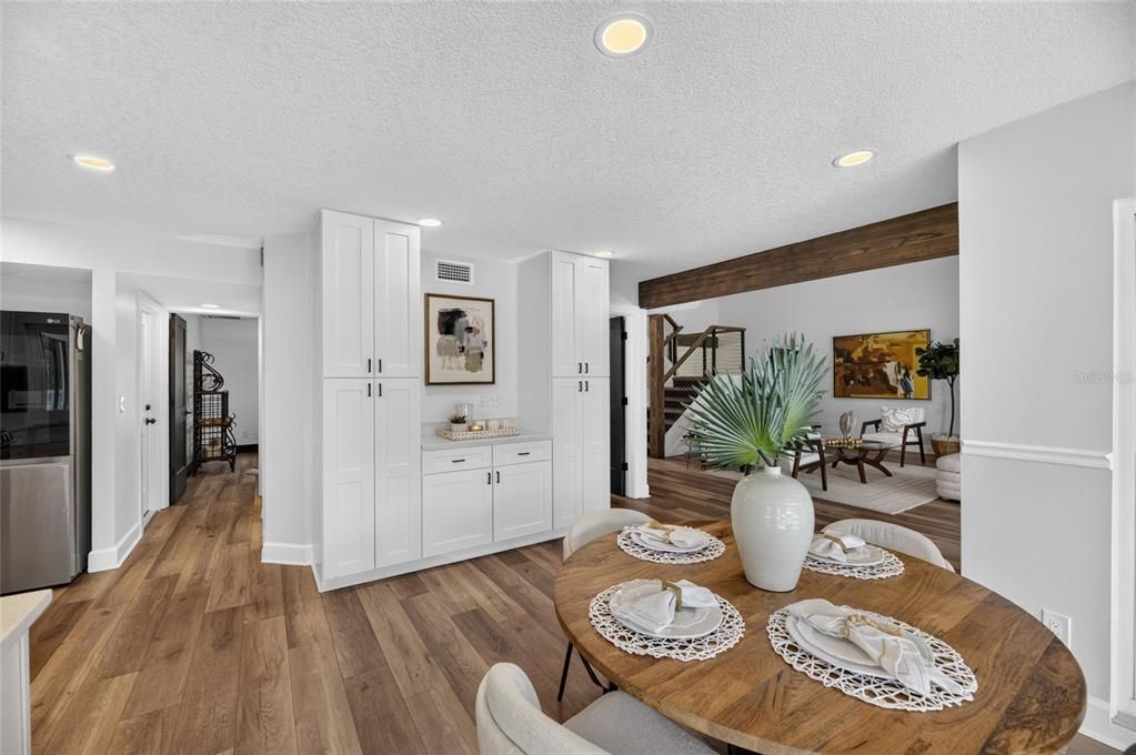 For Sale: $800,000 (4 beds, 2 baths, 3076 Square Feet)