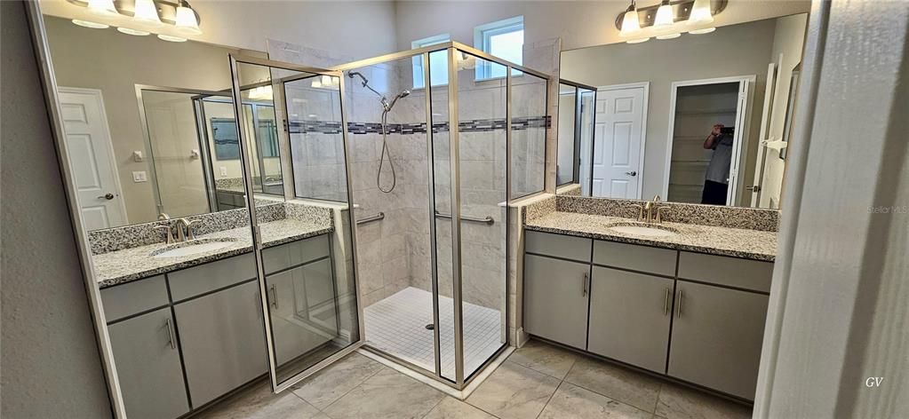 For Rent: $2,497 (2 beds, 2 baths, 1824 Square Feet)