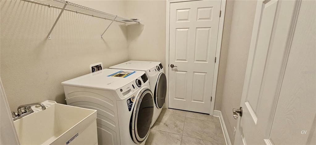 For Rent: $2,497 (2 beds, 2 baths, 1824 Square Feet)