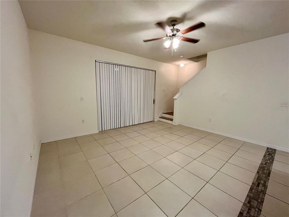 For Rent: $2,200 (3 beds, 2 baths, 1707 Square Feet)