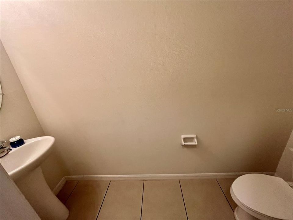 For Rent: $2,200 (3 beds, 2 baths, 1707 Square Feet)