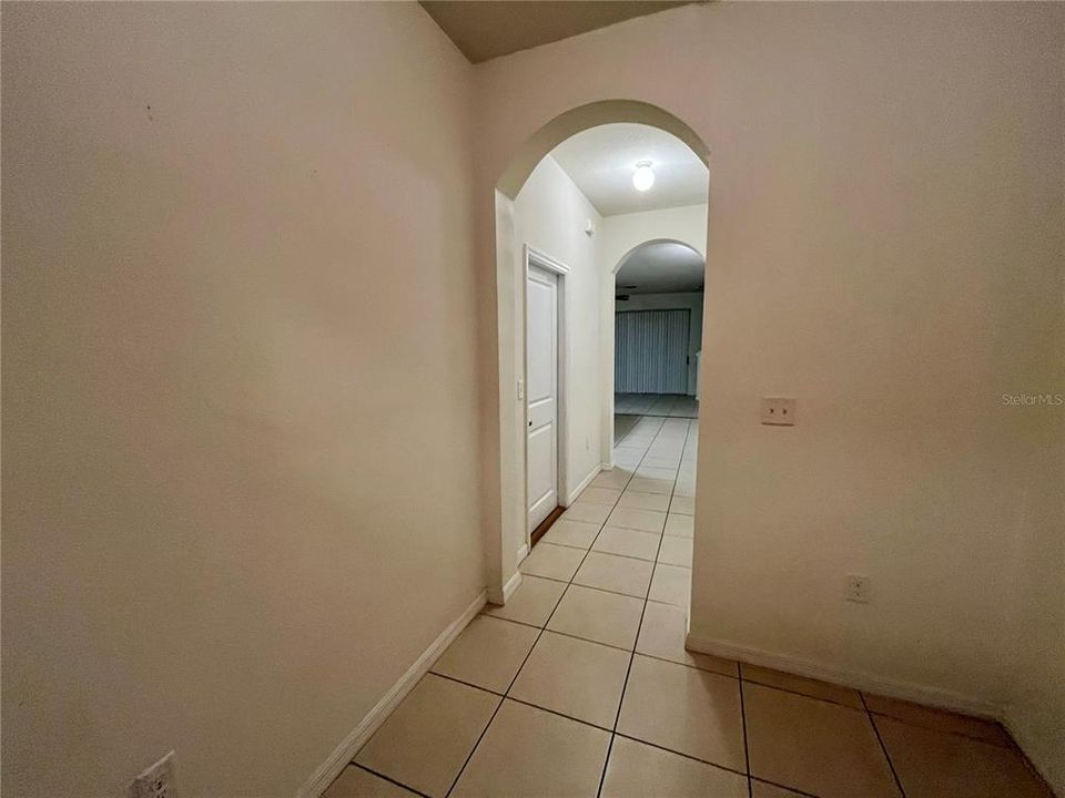 For Rent: $2,200 (3 beds, 2 baths, 1707 Square Feet)