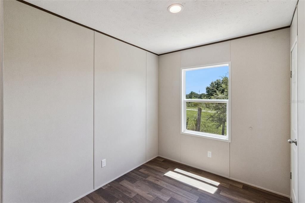 For Rent: $1,650 (3 beds, 2 baths, 1000 Square Feet)