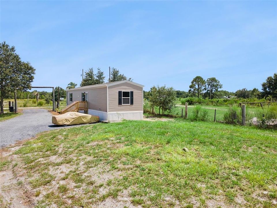 For Rent: $1,650 (3 beds, 2 baths, 1000 Square Feet)
