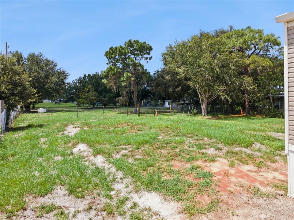 For Rent: $1,650 (3 beds, 2 baths, 1000 Square Feet)