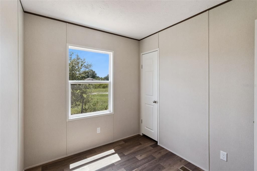 For Rent: $1,650 (3 beds, 2 baths, 1000 Square Feet)