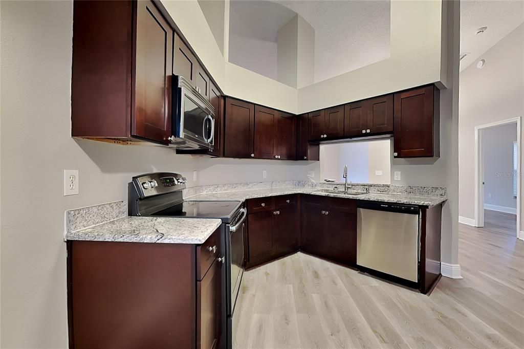 For Rent: $2,399 (4 beds, 2 baths, 1606 Square Feet)