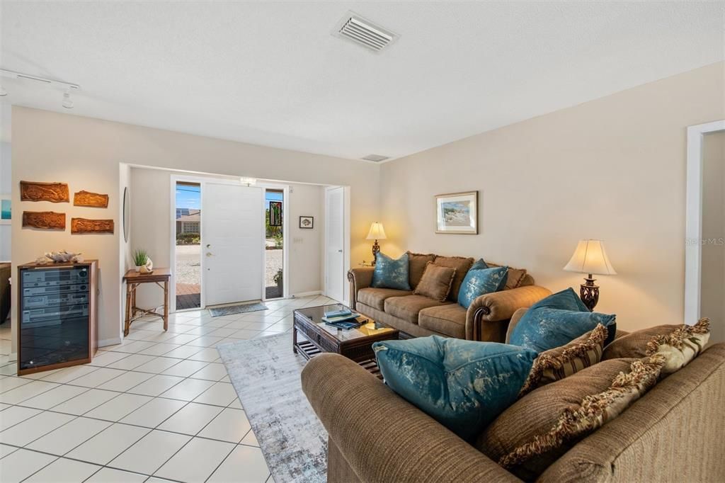 For Rent: $7,500 (3 beds, 2 baths, 1947 Square Feet)
