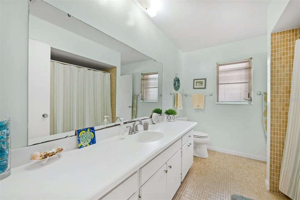 For Rent: $7,500 (3 beds, 2 baths, 1947 Square Feet)