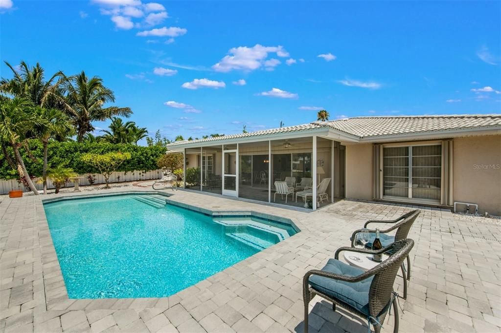 For Rent: $7,500 (3 beds, 2 baths, 1947 Square Feet)