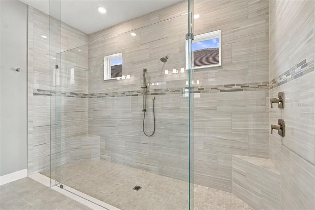 En Venta: $975,000 (3 camas, 3 baños, 3104 Pies cuadrados)