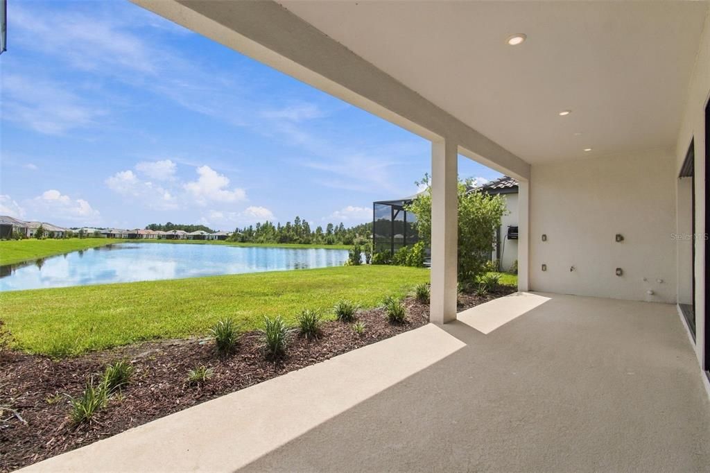 En Venta: $975,000 (3 camas, 3 baños, 3104 Pies cuadrados)