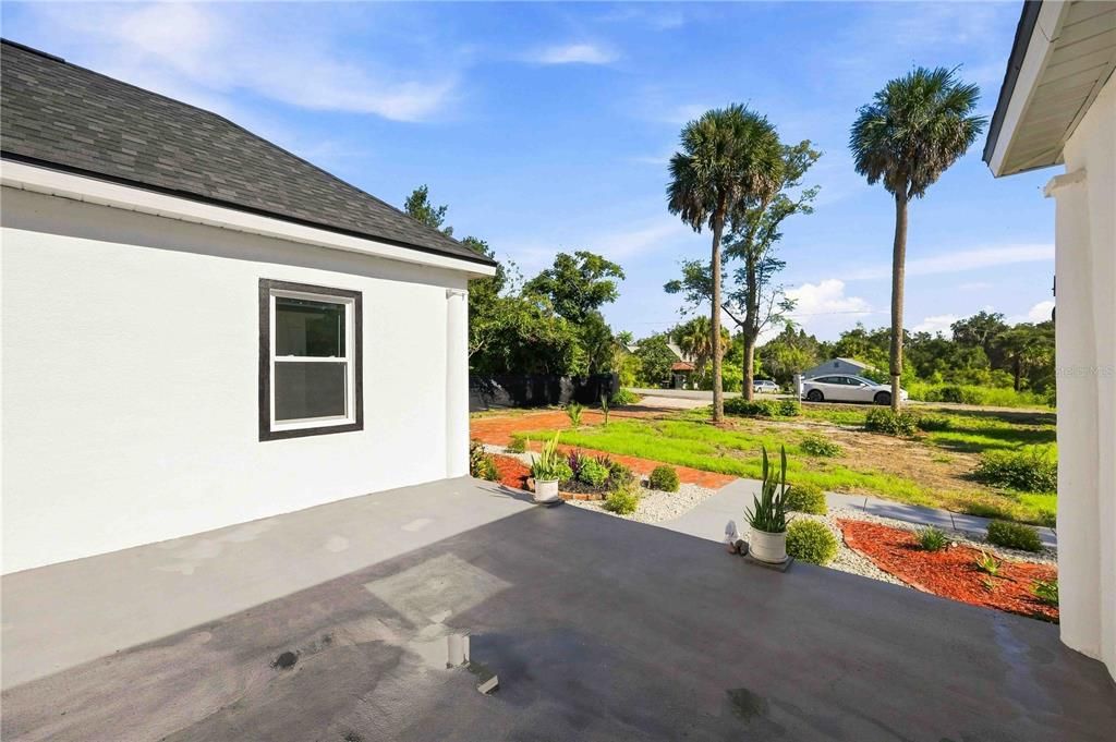 For Sale: $648,000 (5 beds, 5 baths, 3300 Square Feet)