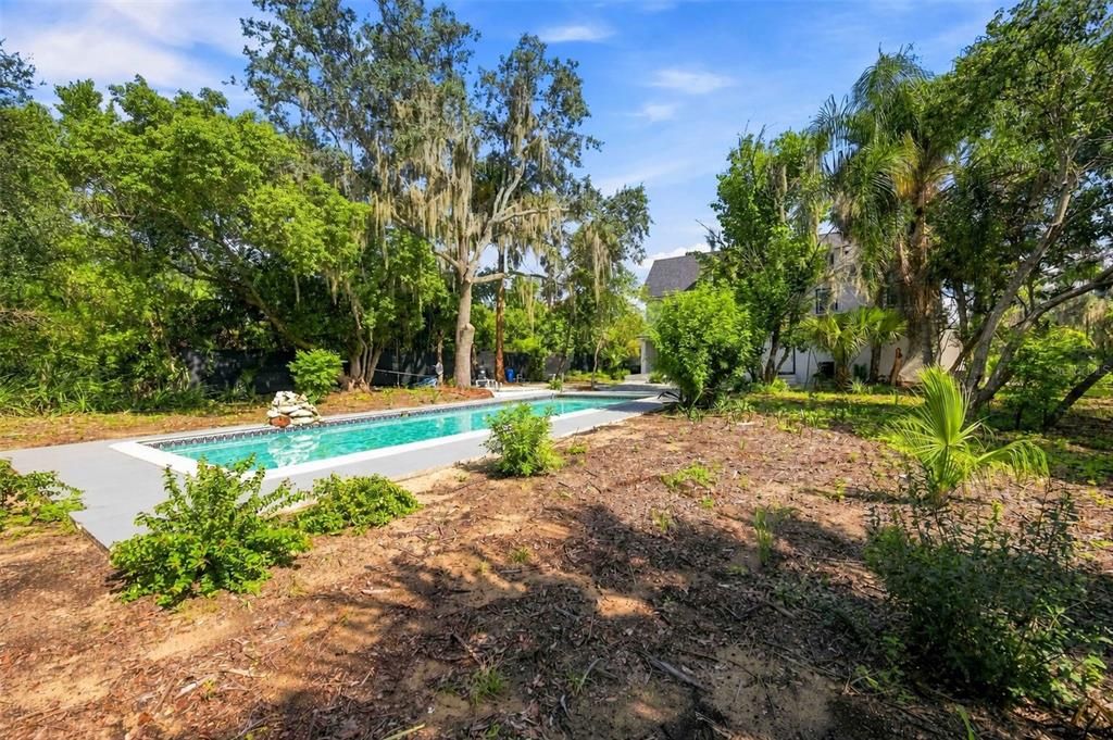 For Sale: $648,000 (5 beds, 5 baths, 3300 Square Feet)