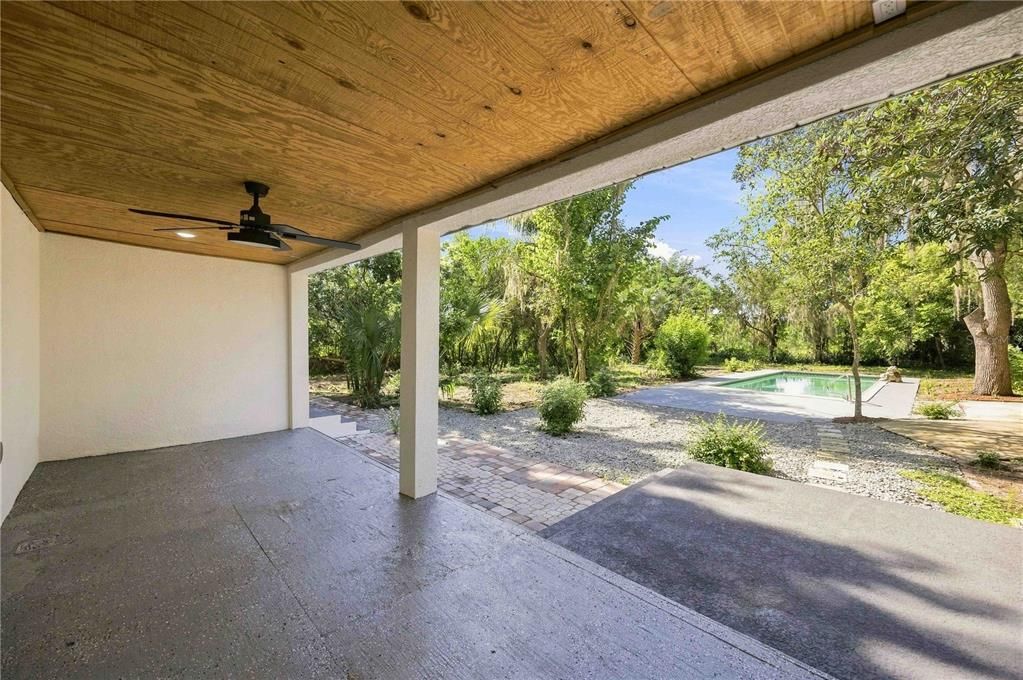 For Sale: $648,000 (5 beds, 5 baths, 3300 Square Feet)