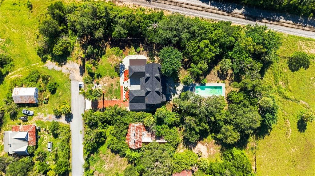 For Sale: $648,000 (5 beds, 5 baths, 3300 Square Feet)