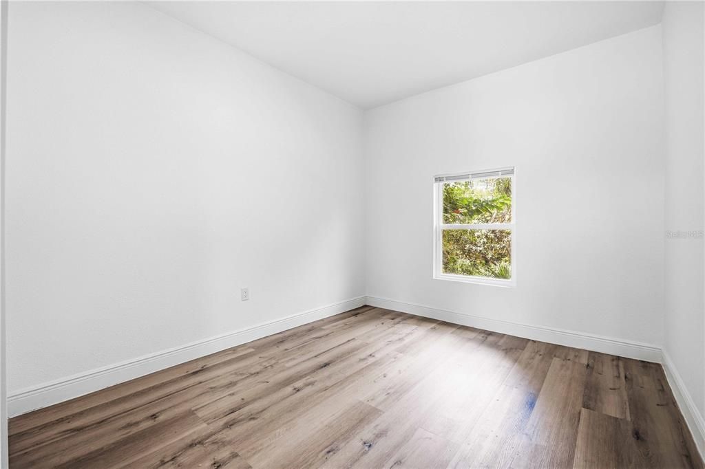 For Sale: $648,000 (5 beds, 5 baths, 3300 Square Feet)