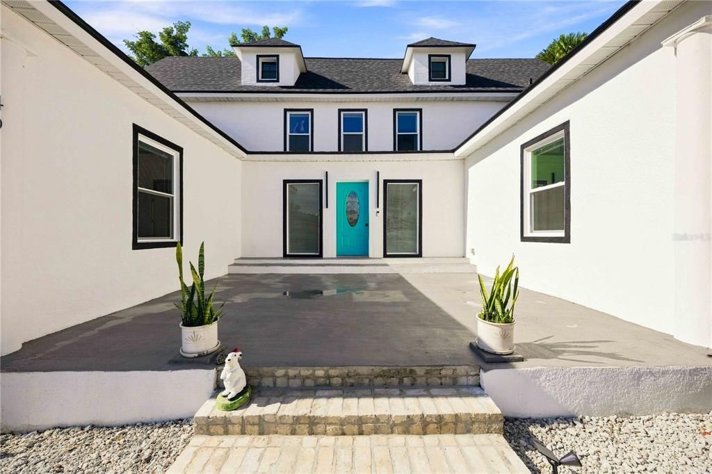 For Sale: $648,000 (5 beds, 5 baths, 3300 Square Feet)