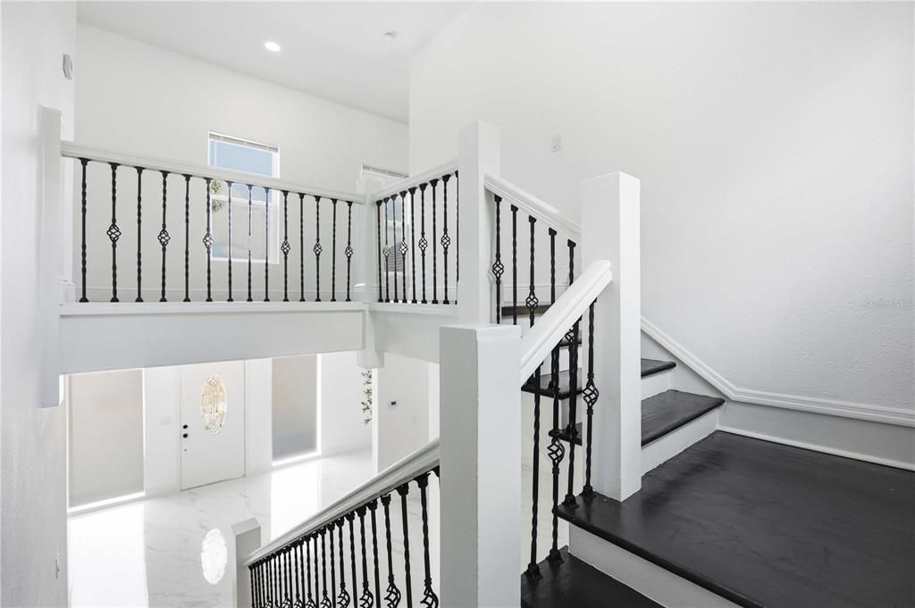 For Sale: $648,000 (5 beds, 5 baths, 3300 Square Feet)
