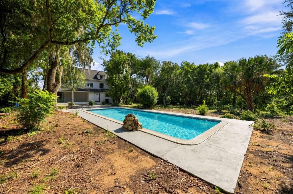 For Sale: $648,000 (5 beds, 5 baths, 3300 Square Feet)