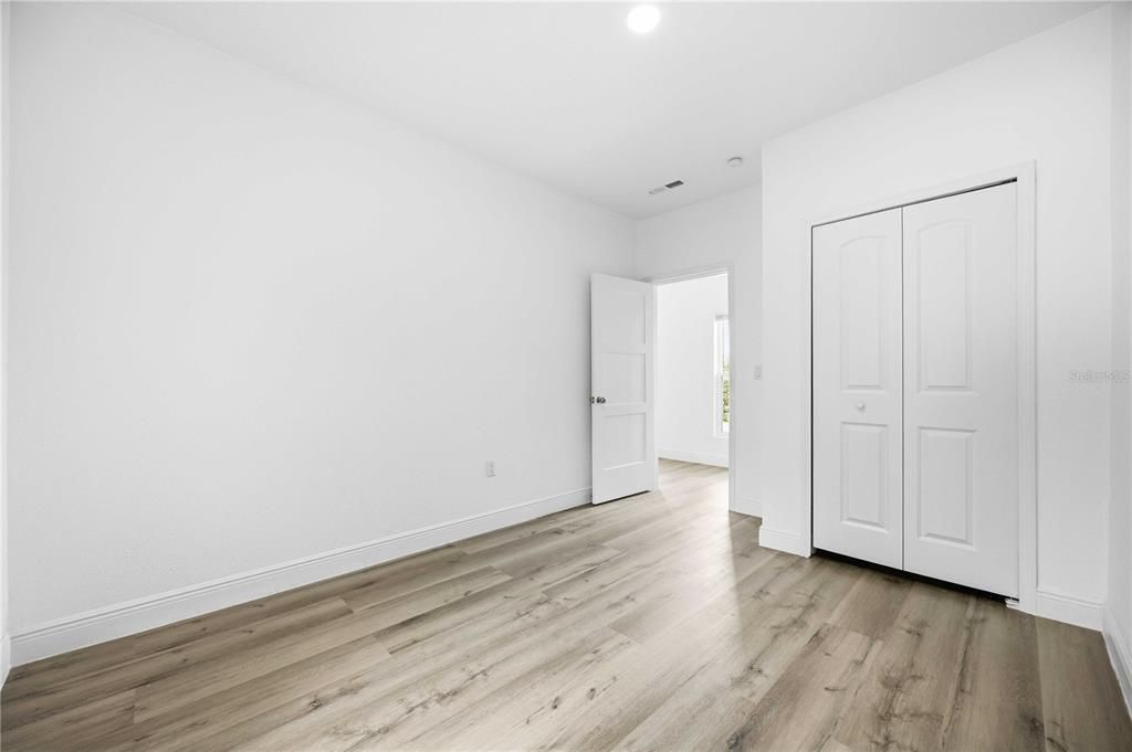 For Sale: $648,000 (5 beds, 5 baths, 3300 Square Feet)