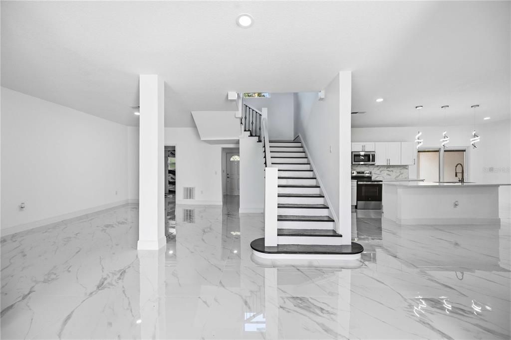 For Sale: $648,000 (5 beds, 5 baths, 3300 Square Feet)