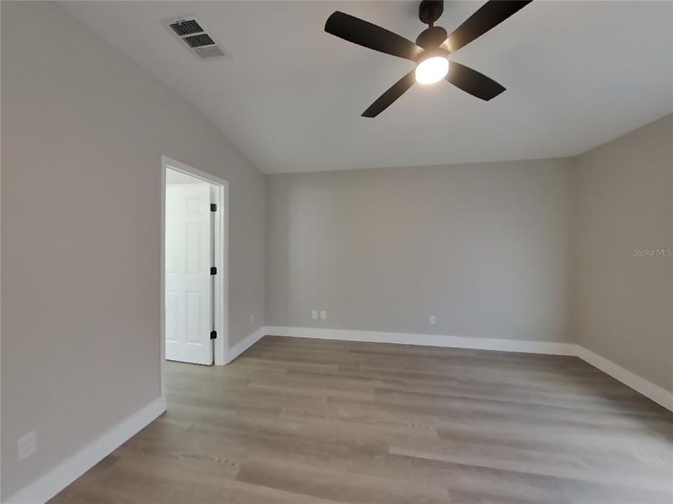 For Rent: $2,129 (3 beds, 2 baths, 1286 Square Feet)