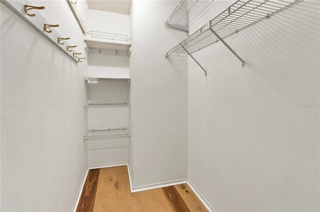 For Sale: $159,900 (2 beds, 2 baths, 934 Square Feet)