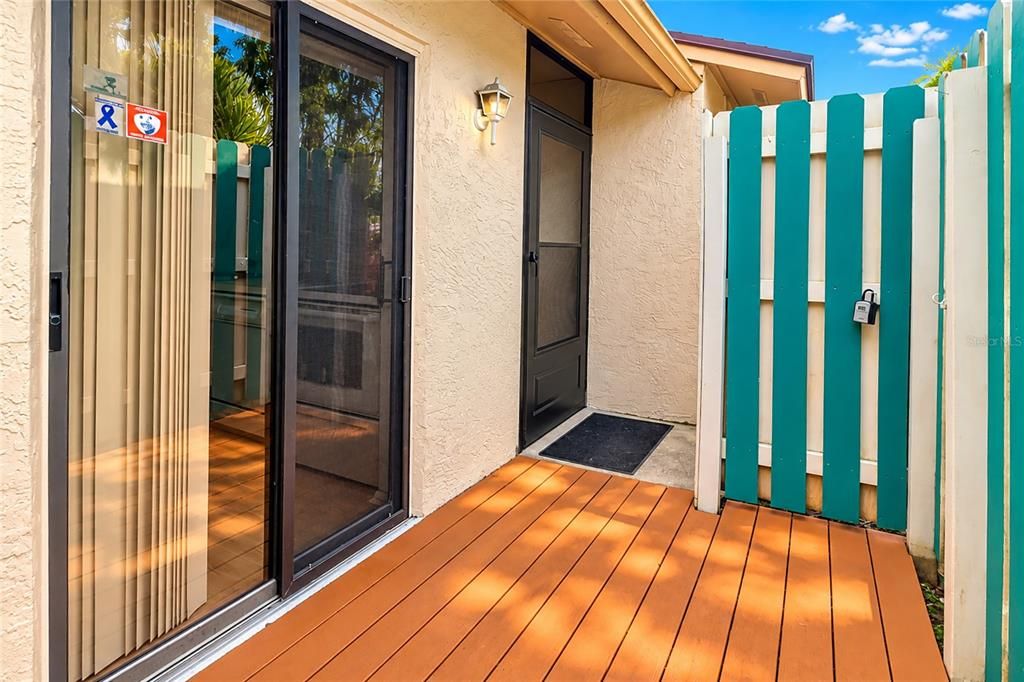 For Sale: $159,900 (2 beds, 2 baths, 934 Square Feet)