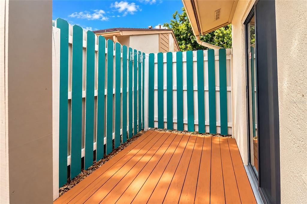 For Sale: $159,900 (2 beds, 2 baths, 934 Square Feet)