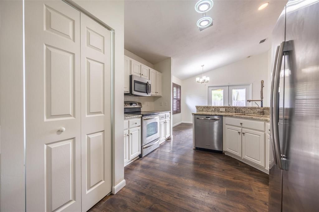 For Sale: $309,999 (3 beds, 2 baths, 1321 Square Feet)