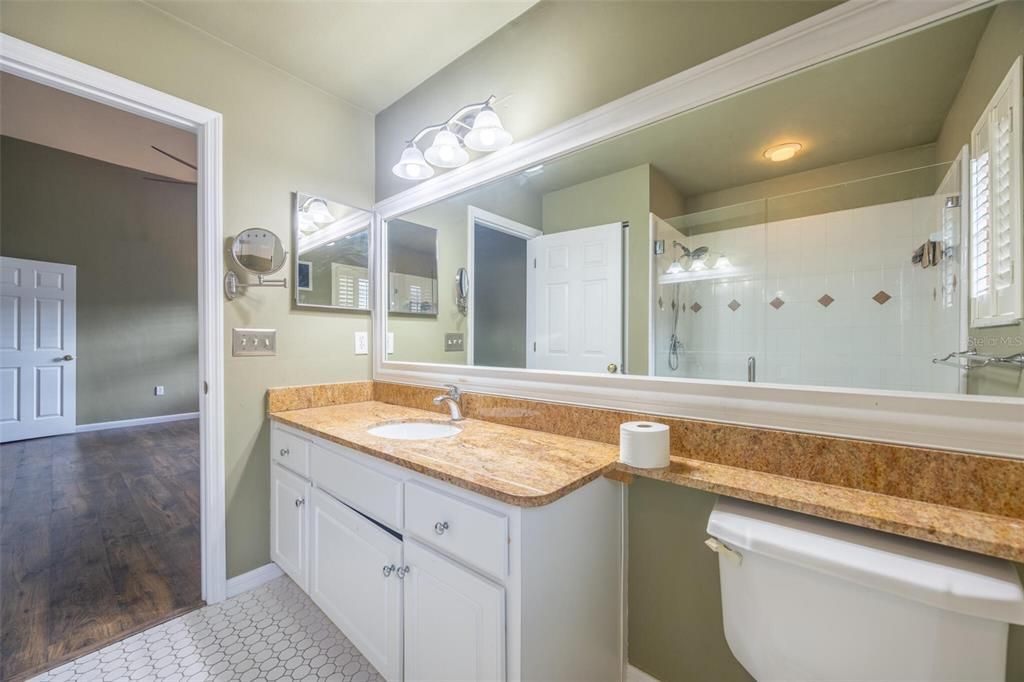 For Sale: $309,999 (3 beds, 2 baths, 1321 Square Feet)