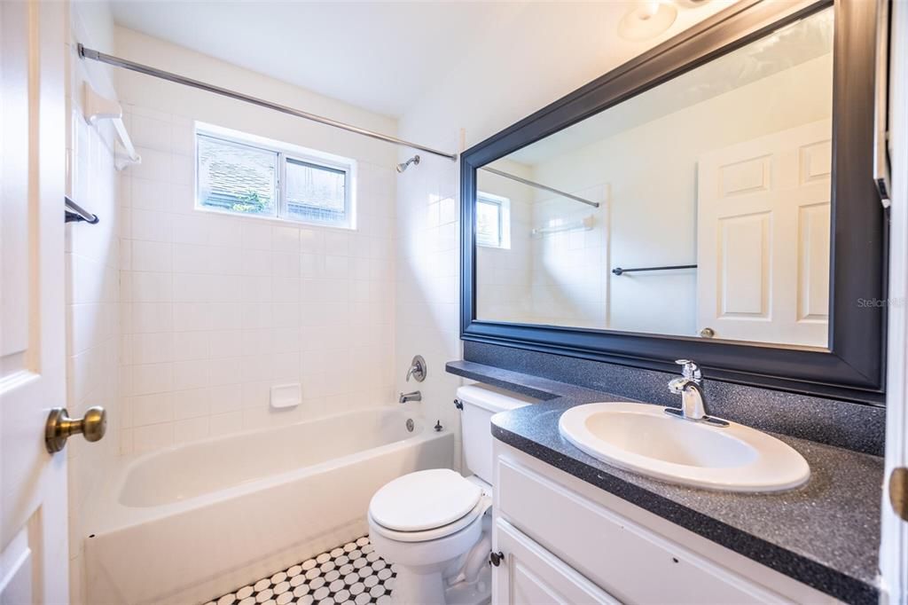 For Sale: $309,999 (3 beds, 2 baths, 1321 Square Feet)