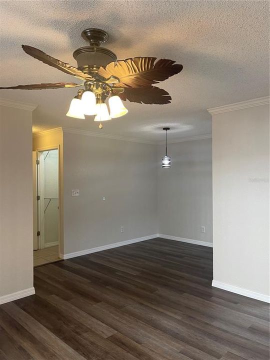For Rent: $1,450 (1 beds, 1 baths, 694 Square Feet)