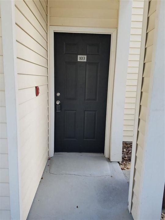 For Rent: $1,450 (1 beds, 1 baths, 694 Square Feet)