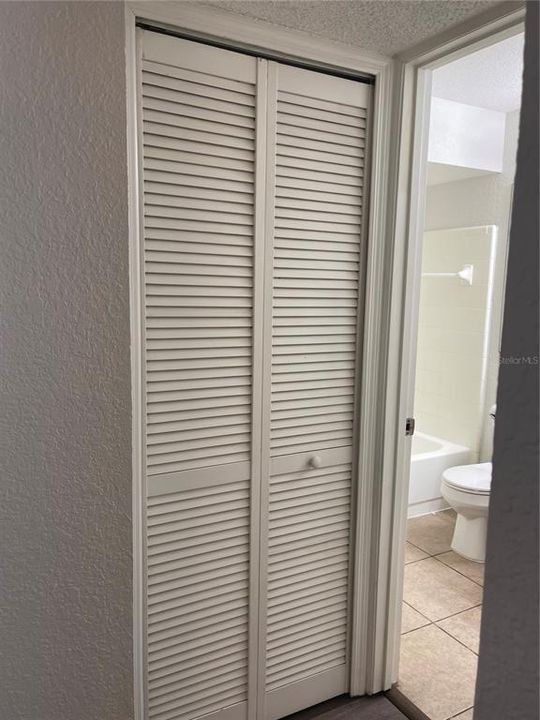 For Rent: $1,450 (1 beds, 1 baths, 694 Square Feet)