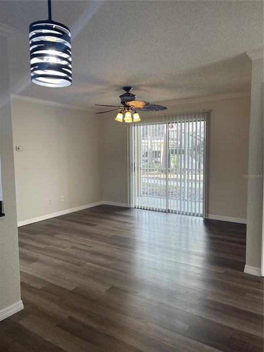 For Rent: $1,450 (1 beds, 1 baths, 694 Square Feet)