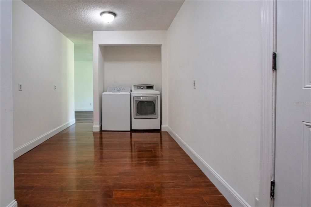 En Venta: $549,900 (3 camas, 2 baños, 2030 Pies cuadrados)