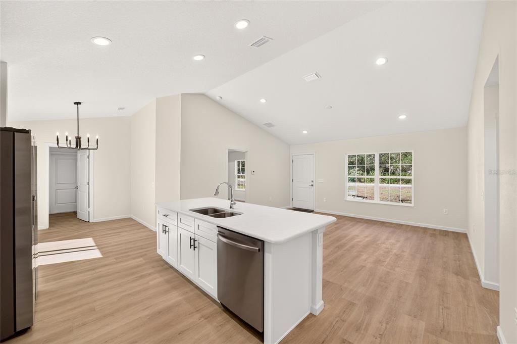 For Sale: $227,900 (3 beds, 2 baths, 1240 Square Feet)