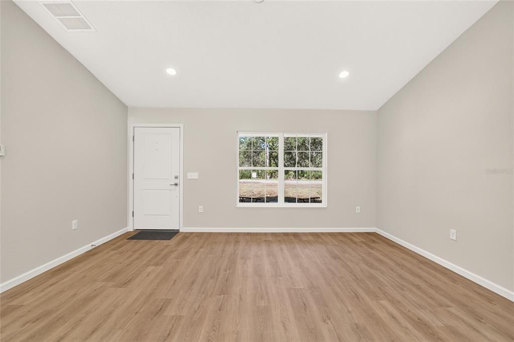 For Sale: $227,900 (3 beds, 2 baths, 1240 Square Feet)