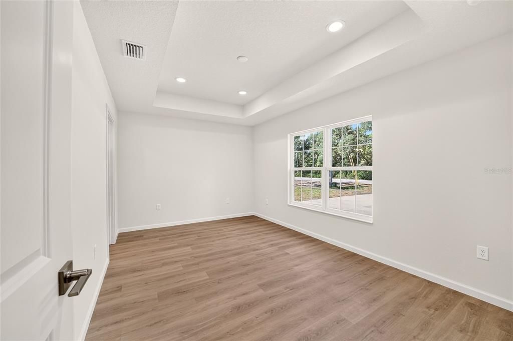 For Sale: $227,900 (3 beds, 2 baths, 1240 Square Feet)
