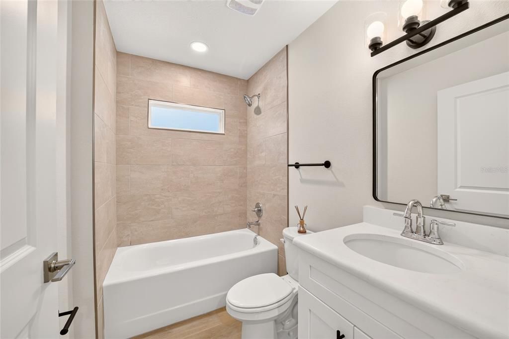 For Sale: $227,900 (3 beds, 2 baths, 1240 Square Feet)