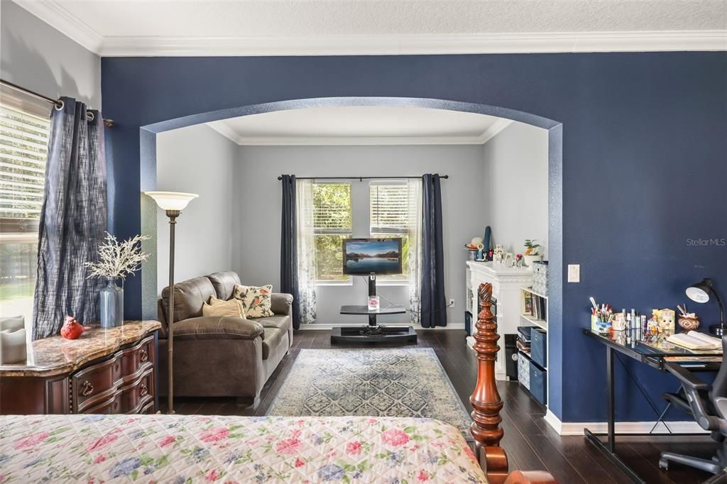For Sale: $799,000 (4 beds, 3 baths, 3940 Square Feet)