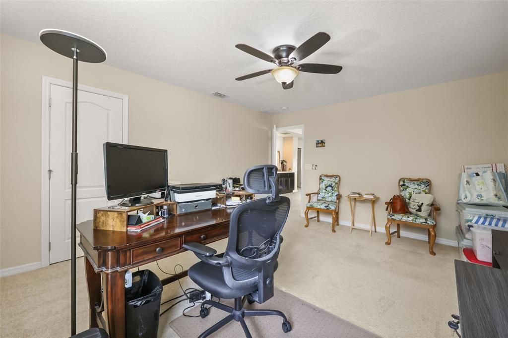 For Sale: $799,000 (4 beds, 3 baths, 3940 Square Feet)
