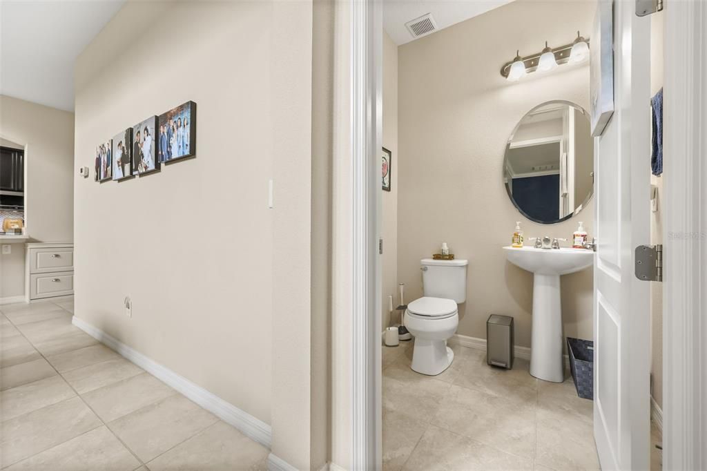 For Sale: $799,000 (4 beds, 3 baths, 3940 Square Feet)