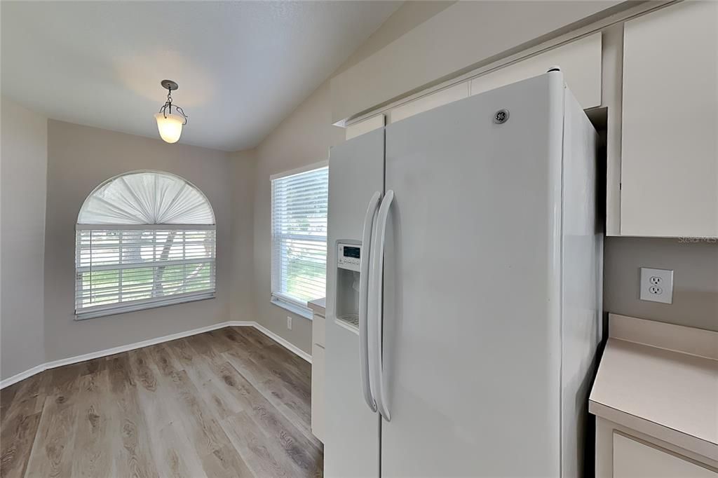 For Rent: $2,099 (3 beds, 2 baths, 1405 Square Feet)