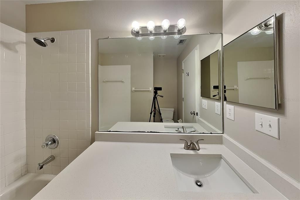For Rent: $2,099 (3 beds, 2 baths, 1405 Square Feet)