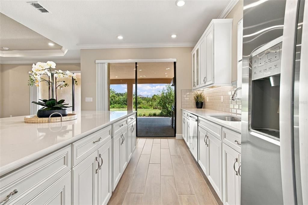 For Sale: $700,000 (3 beds, 3 baths, 2320 Square Feet)