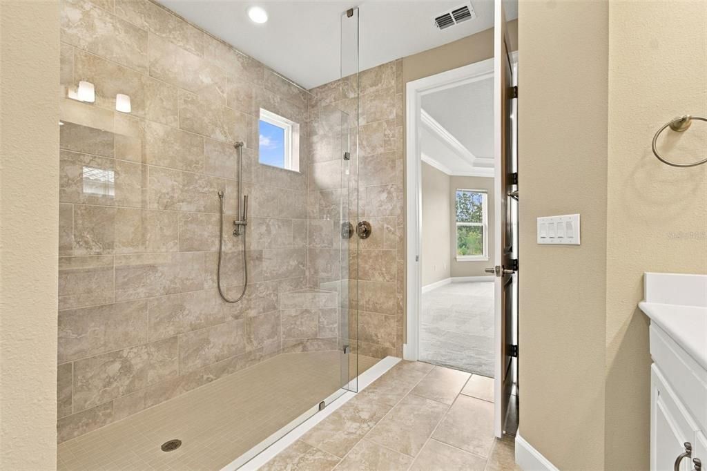 For Sale: $700,000 (3 beds, 3 baths, 2320 Square Feet)