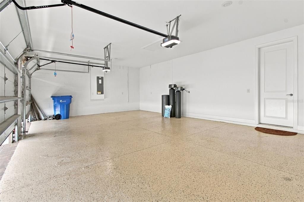 For Sale: $700,000 (3 beds, 3 baths, 2320 Square Feet)